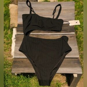 NWT Shade & Shore Medium Black Ribbed Cut Out One Piece Swimsuit